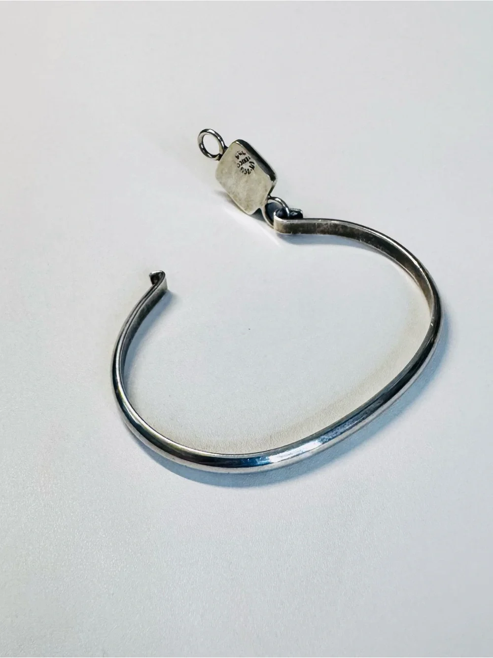 Vintage Taxco Sterling Silver & Black Onyx Hook Bangle (19.7g) - Picture 6 of 9